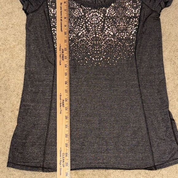 Lululemon Run Wild reflective tech t-shirt gray size 6 - Picture 9 of 9